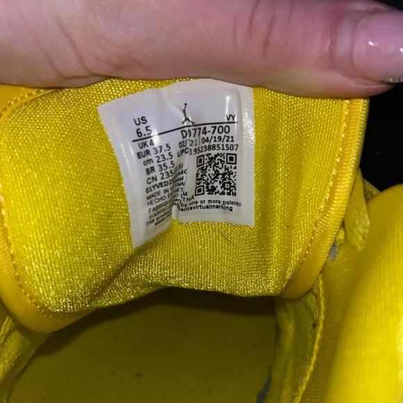 Jordan 1 Low - Picture 2 of 2